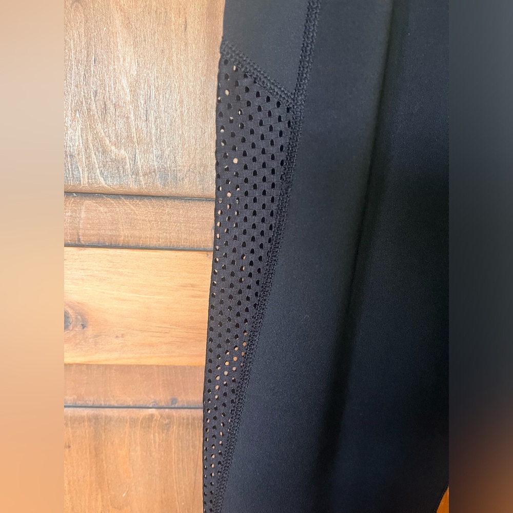 Adidas Small Women’s Black Climalite Capri Leggings - Picture 5 of 6